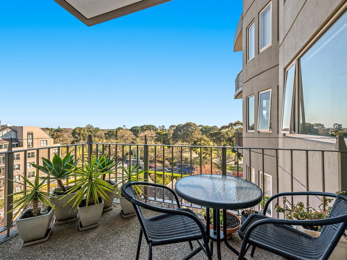 606 / 23 Queens Road Melbourne - Residential for sale