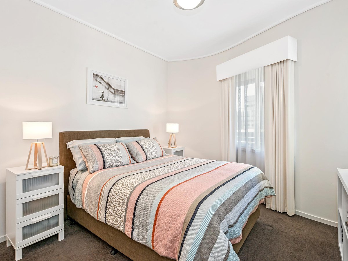 606 / 23 Queens Road Melbourne - Residential for sale