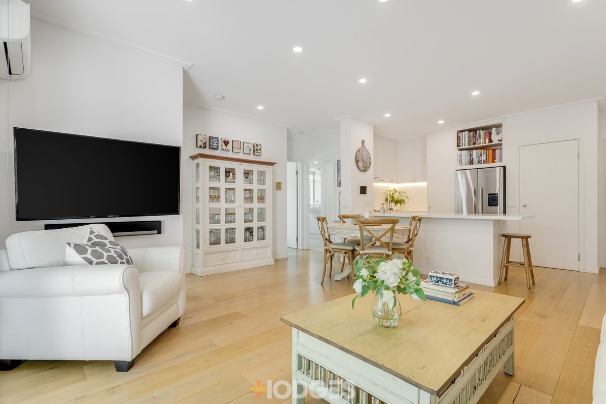 6 / 1 Graham Street PORT MELBOURNE - Residential for sale