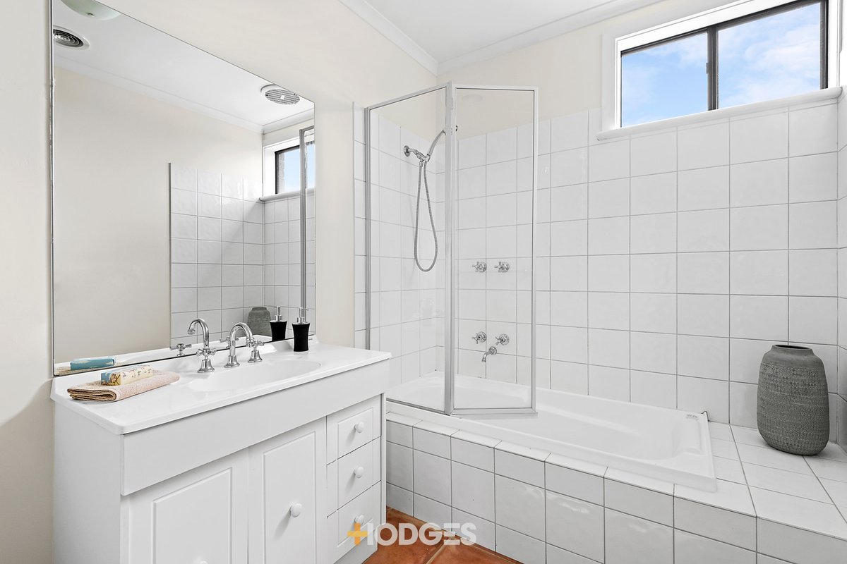 6/121 Chapel Road Moorabbin - Residential for sale