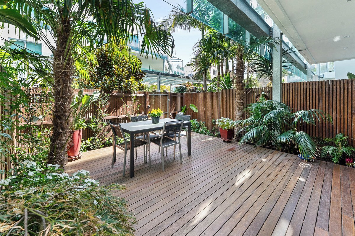 6 / 15 Beach Road Hampton - Residential for sale