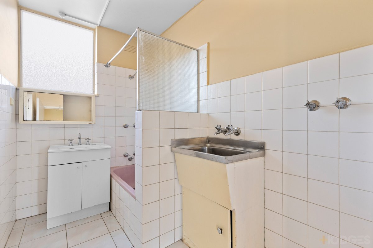 6 / 15 Kingsville Street Kingsville - Residential for sale