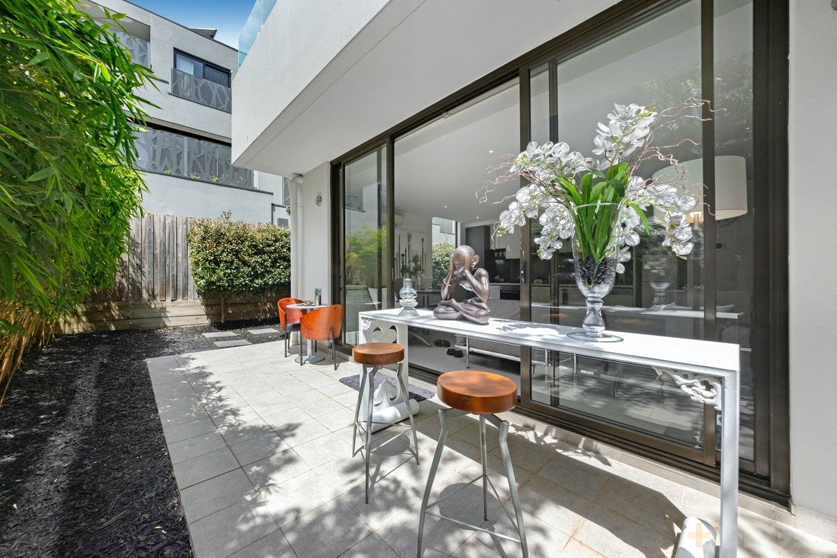 6 / 18 Warleigh Grove Brighton - Residential for sale
