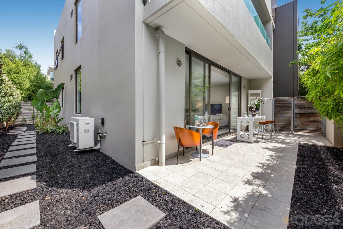 6 / 18 Warleigh Grove Brighton - Residential for sale