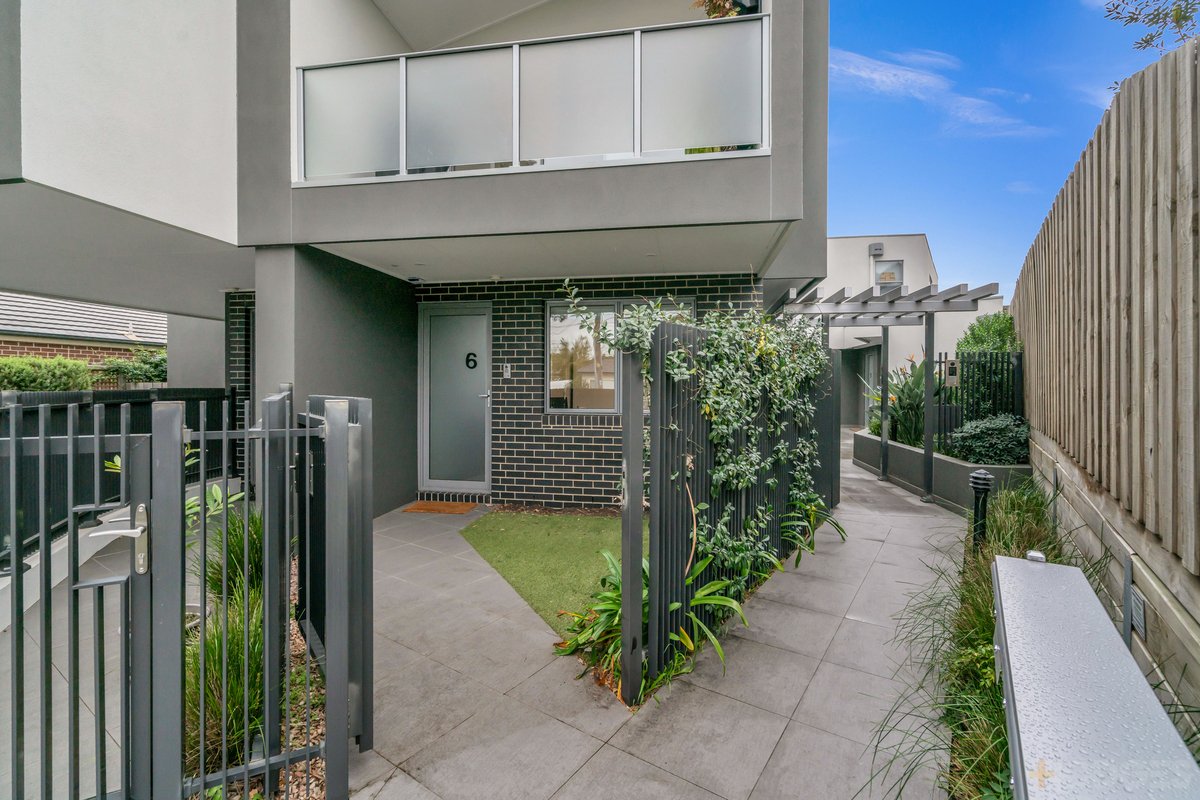 6 / 19 Reeve Court Cheltenham - Residential for sale