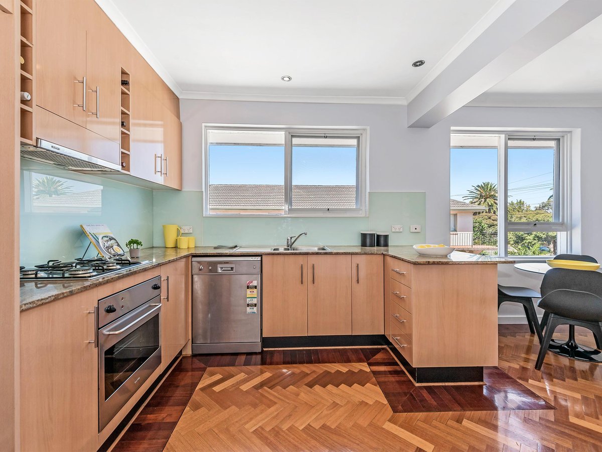 6 / 21 Royal  Avenue GLEN HUNTLY - Residential for sale
