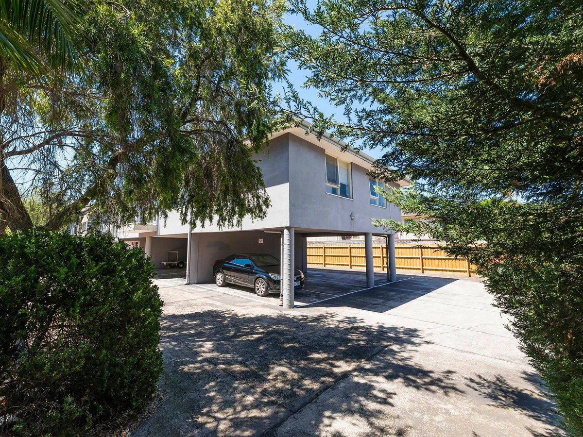 6 / 21 Royal  Avenue GLEN HUNTLY - Residential for sale