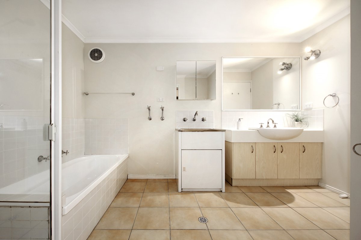 6 / 224 Nepean Highway Parkdale - Residential for lease