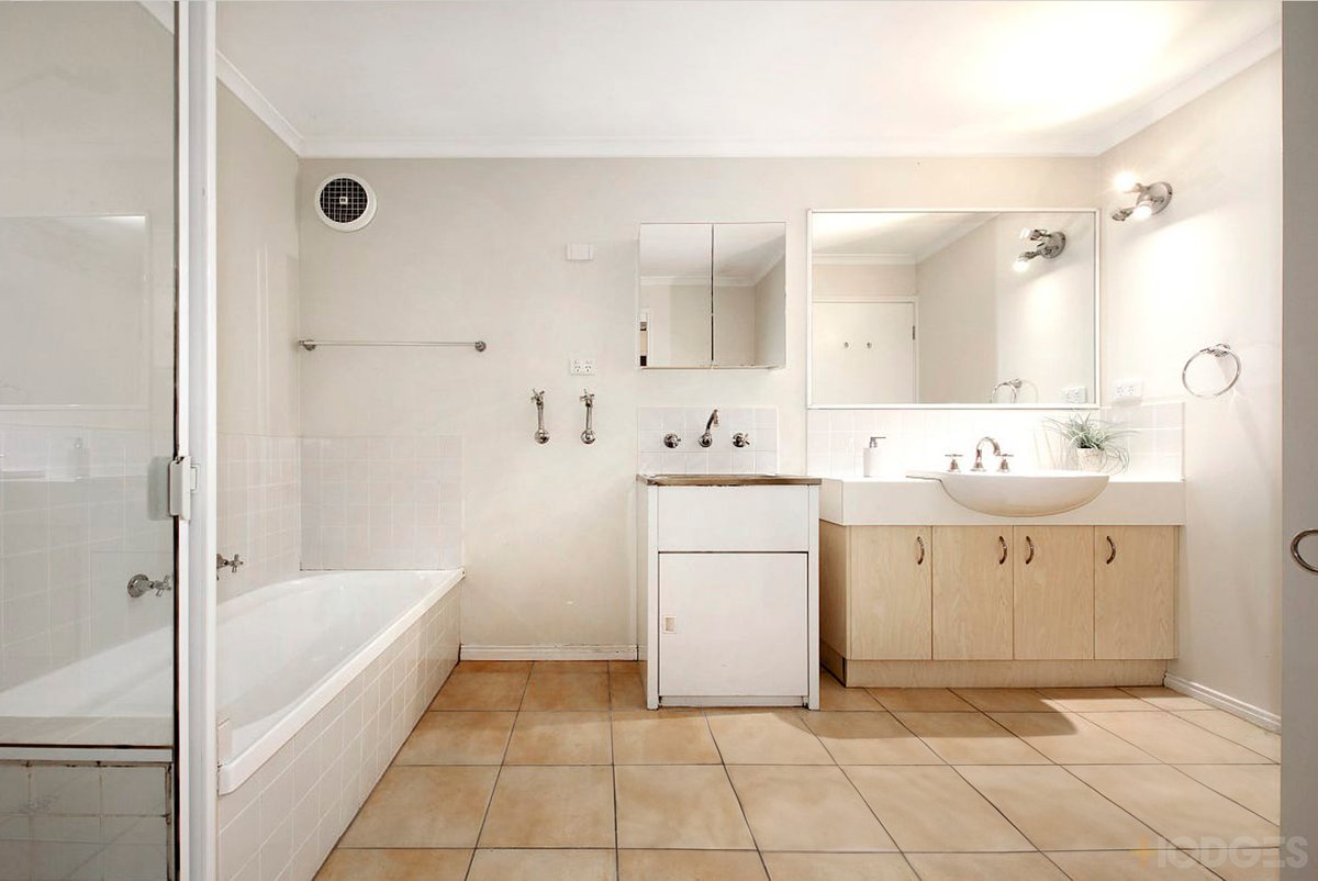 6 / 224 Nepean Highway Parkdale - Residential for sale