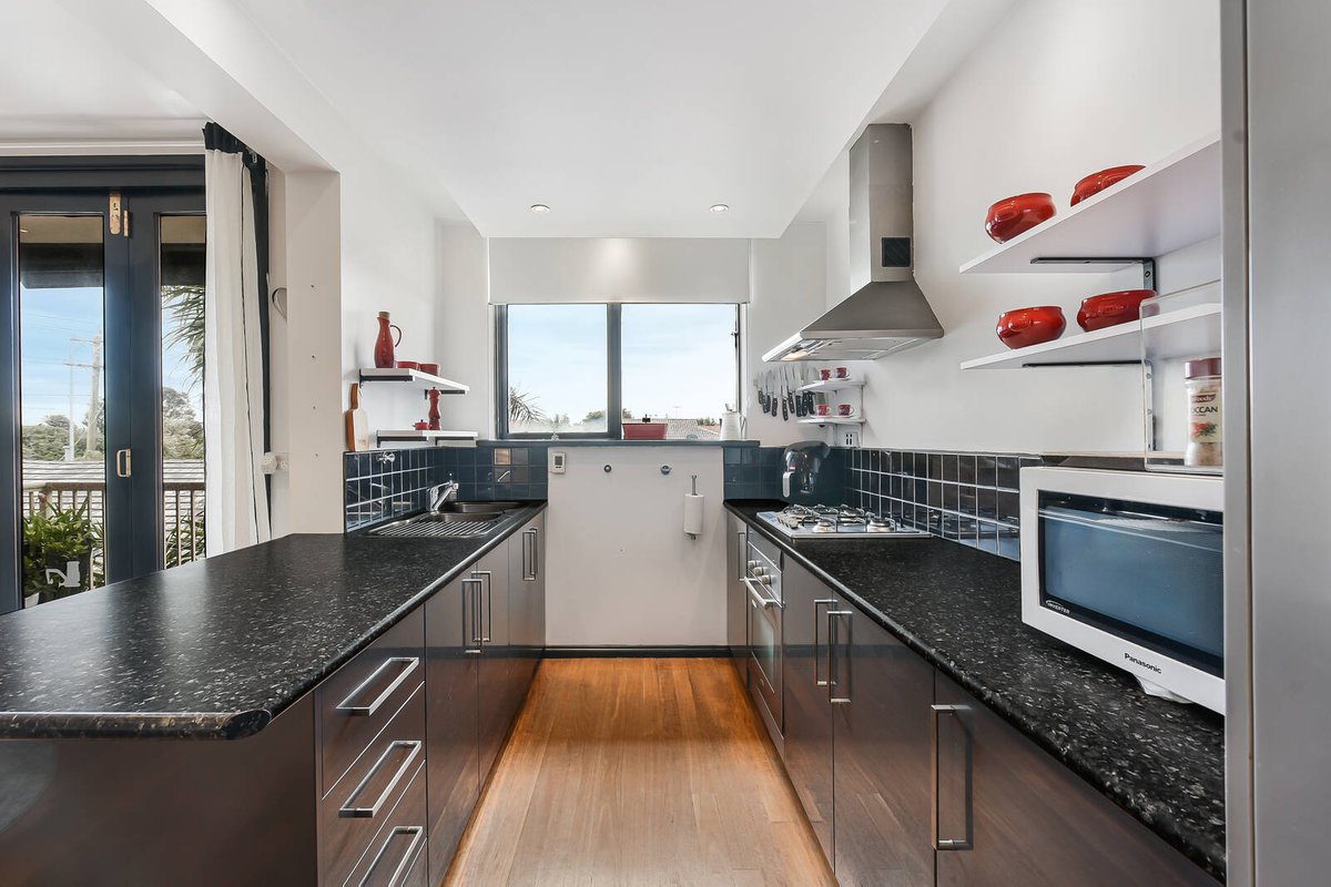 6 / 298-300 Nepean Highway SEAFORD - Residential for sale