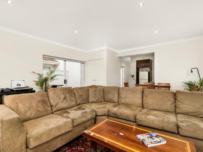 6 / 38 Geelong Road FOOTSCRAY - Residential for sale
