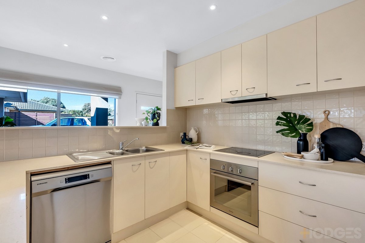 6 / 39 Brownfield Street Mordialloc - Residential for sale