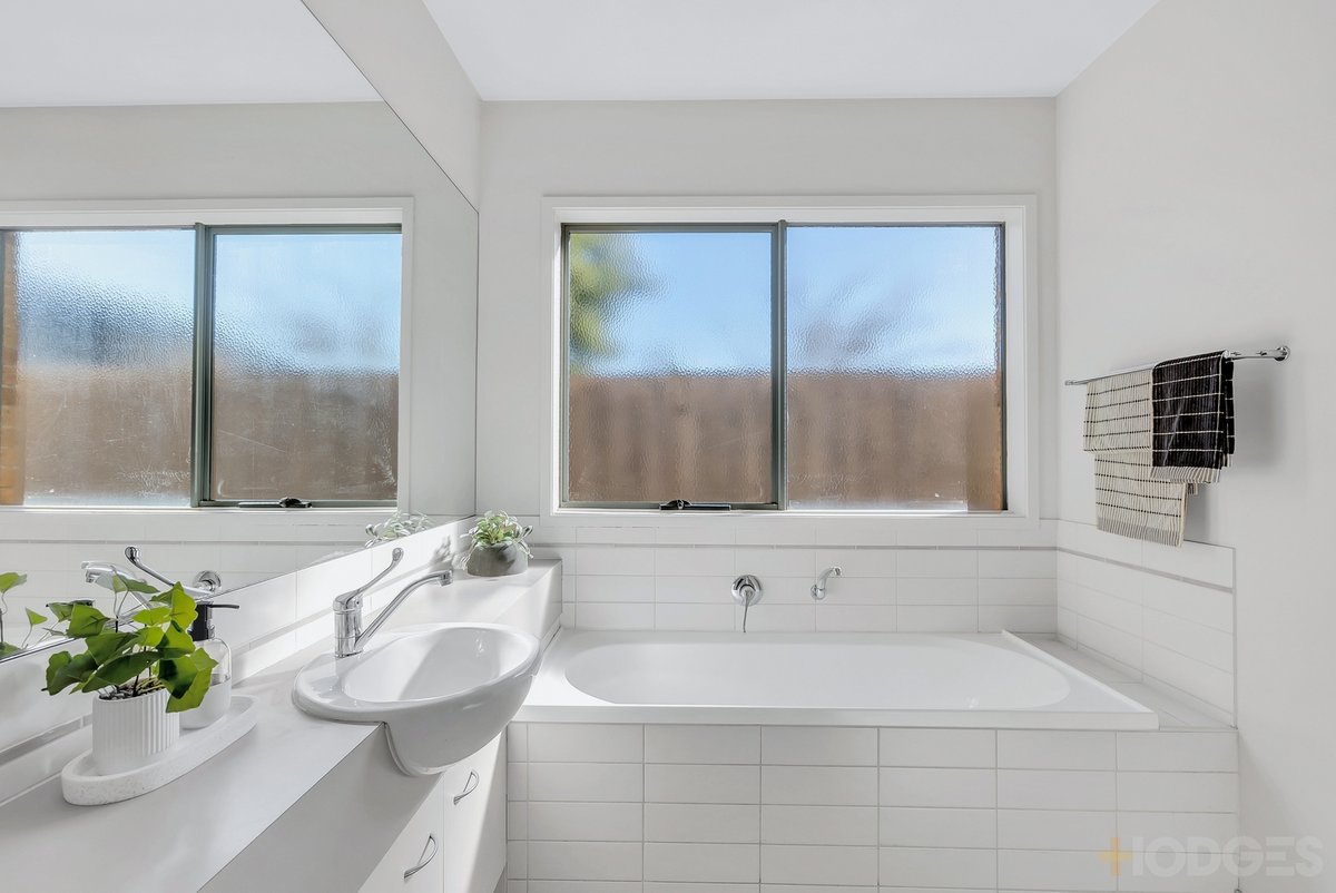 6 / 39 Brownfield Street Mordialloc - Residential for sale