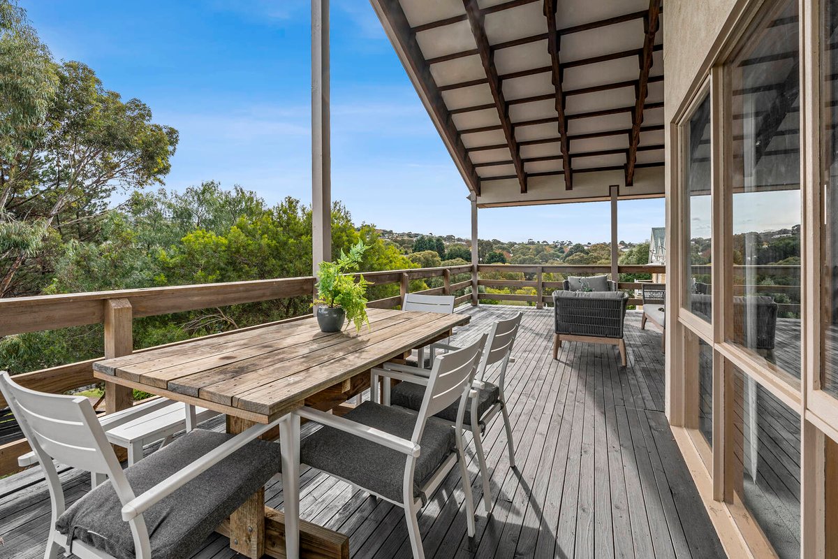 64 James Cook Drive Wandana Heights - Residential for sale