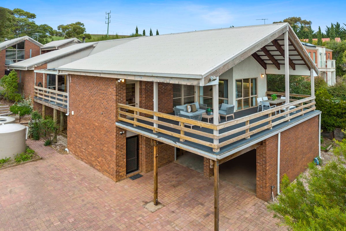 64 James Cook Drive Wandana Heights - Residential for sale