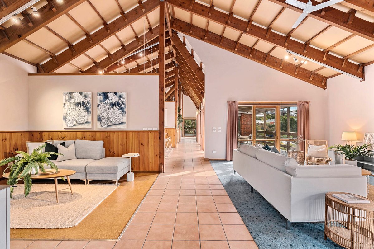 64 James Cook Drive Wandana Heights - Residential for sale