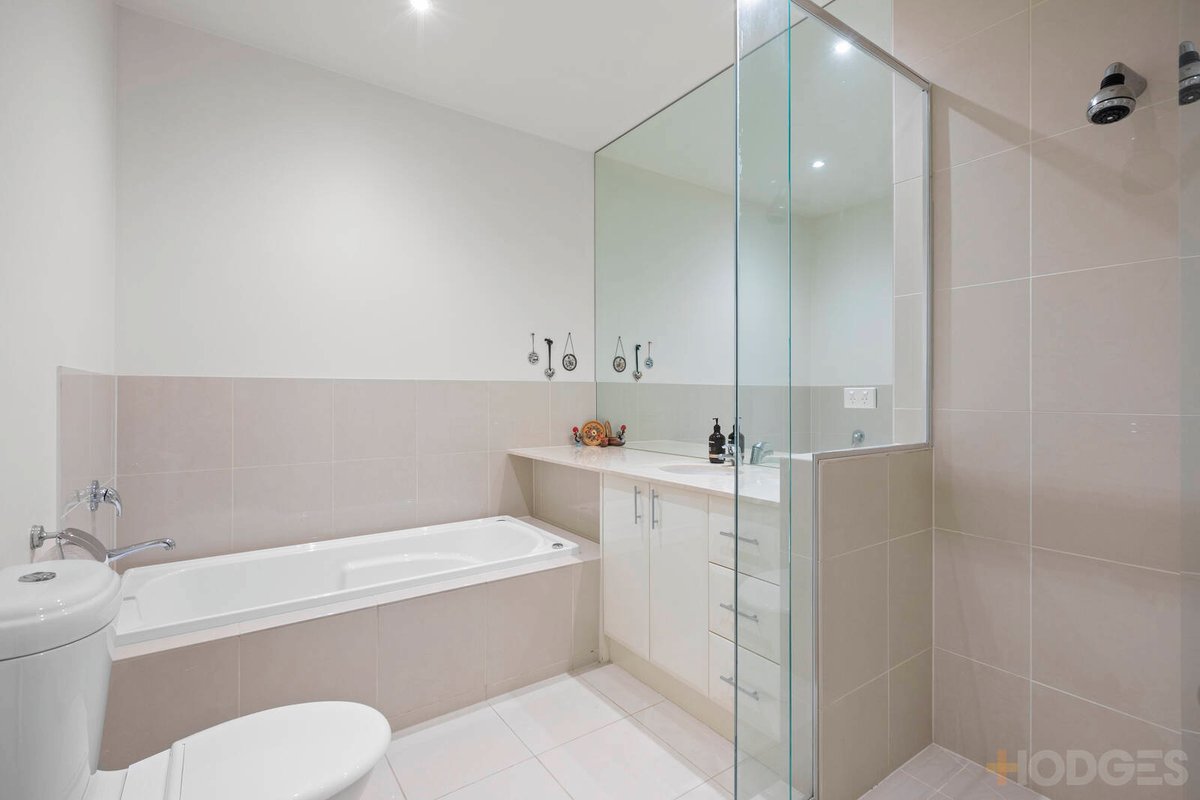 6 / 427 Beach Road Beaumaris - Residential for sale