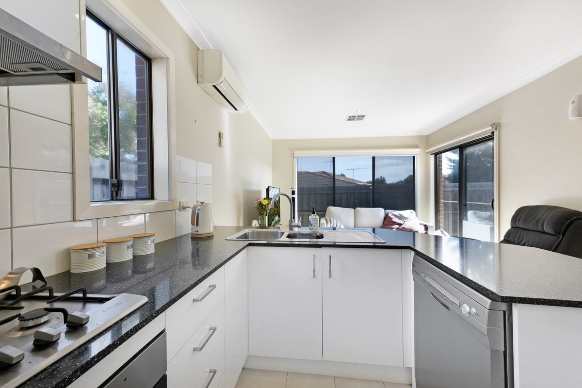 6 / 48 Broderick Road Carrum Downs - Residential for sale