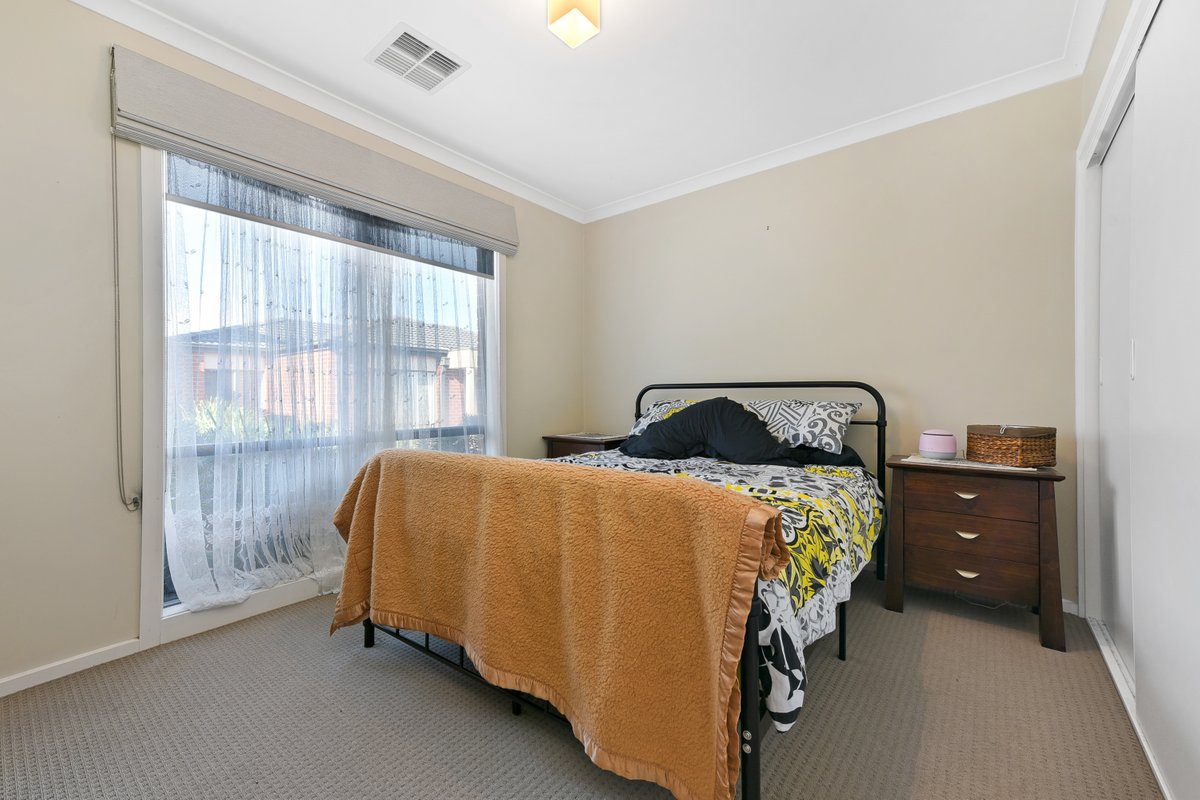 6 / 48 Broderick Road Carrum Downs - Residential for sale