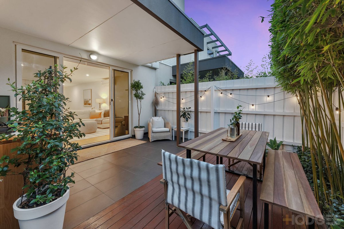 6 / 8 Maury Road Chelsea - Residential for sale