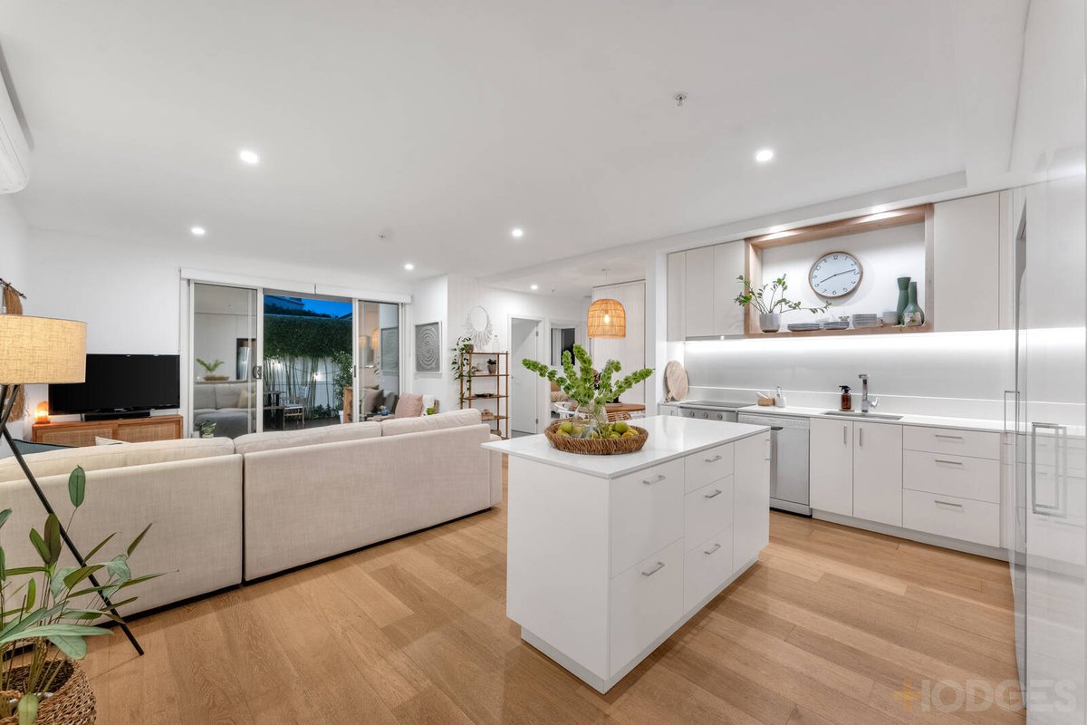 6 / 8 Maury Road Chelsea - Residential for sale