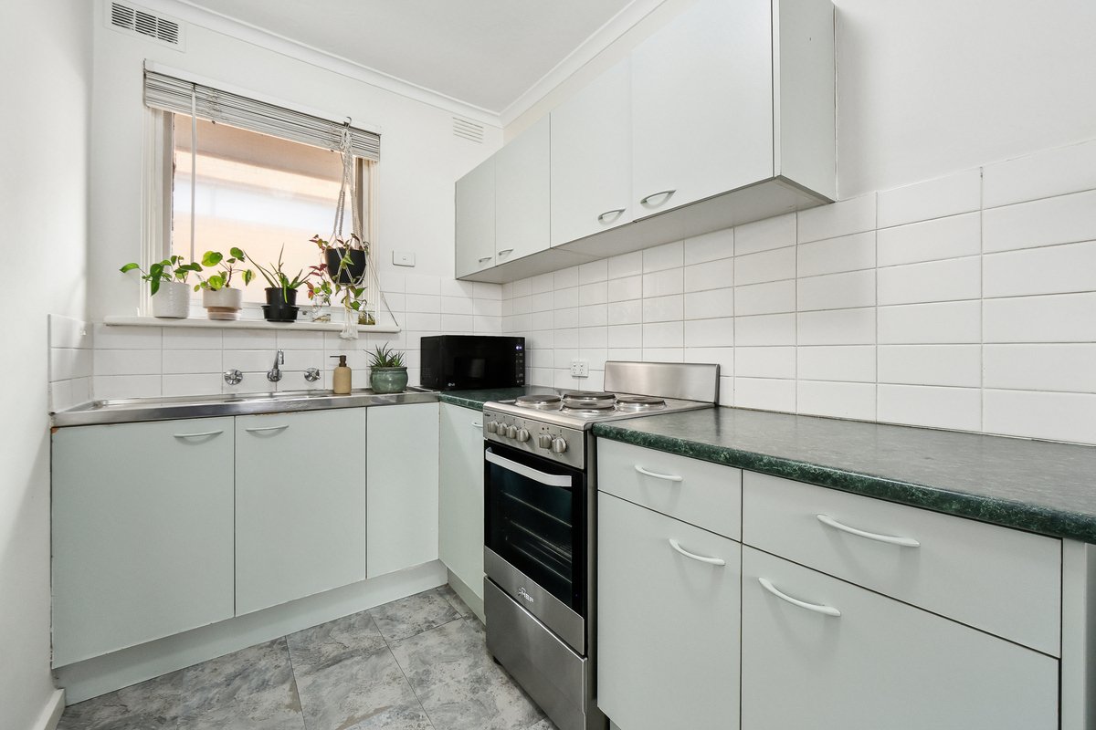 6 / 94 Beach Road Mentone - Residential for sale