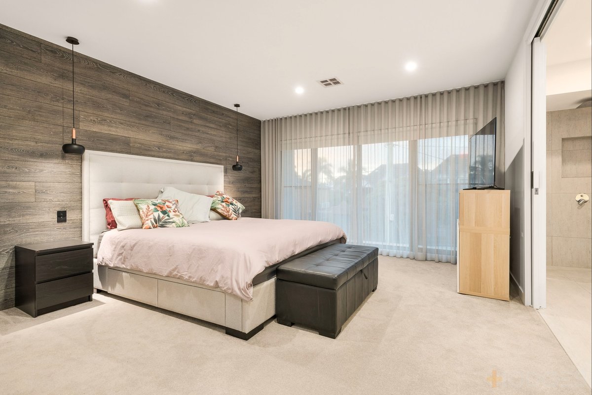6B Oak Crescent Caulfield North - Residential for sale