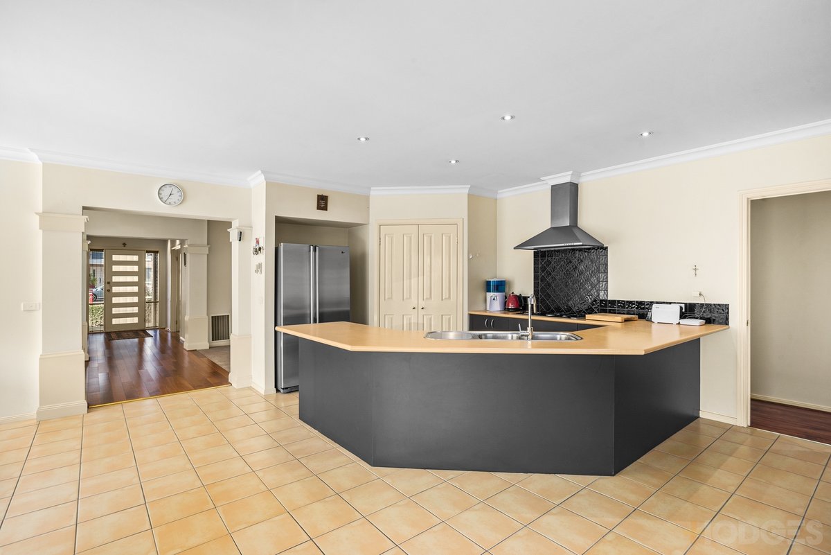 7 Carpentaria Court Aspendale Gardens - Residential for sale