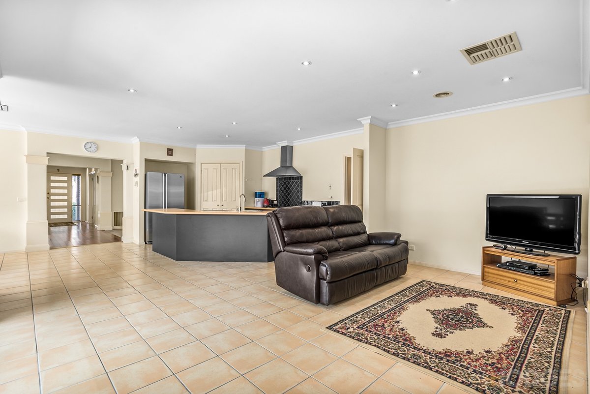 7 Carpentaria Court Aspendale Gardens - Residential for sale