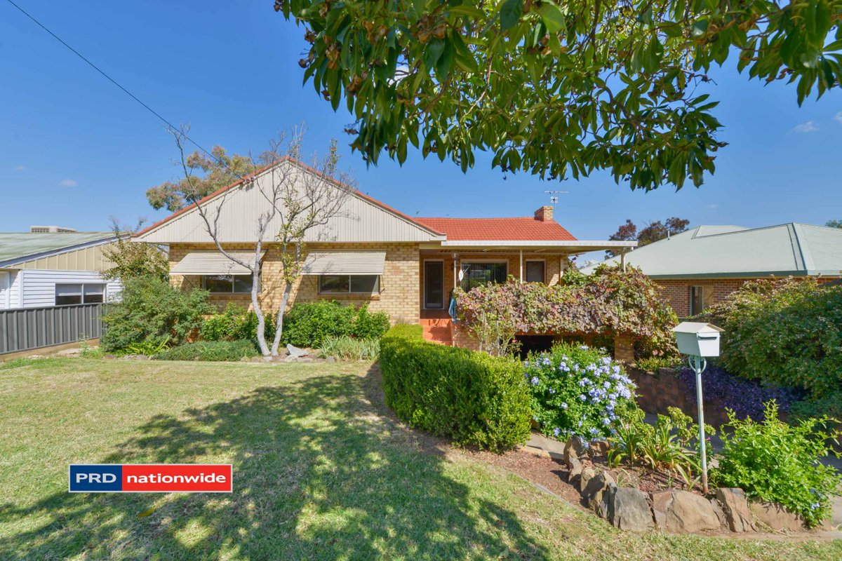 7 Douglas Avenue, TAMWORTH NSW 2340