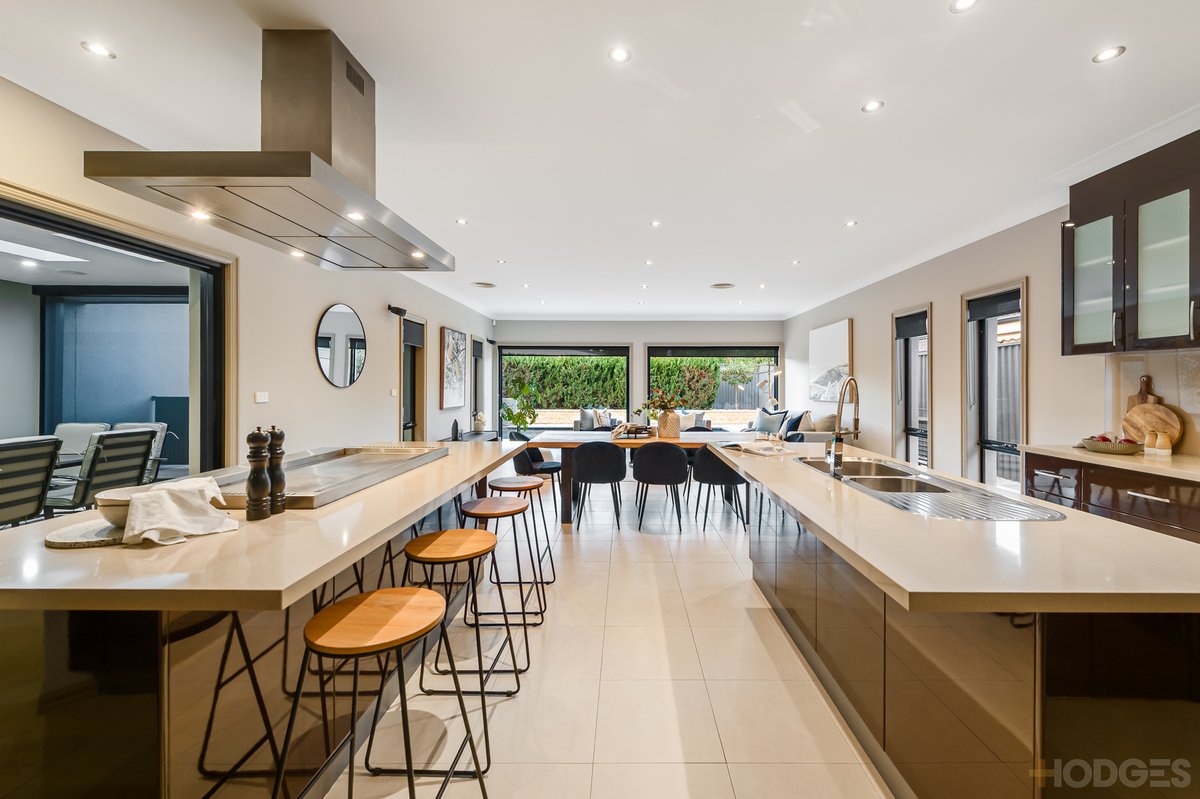 7 Glenmaggie Place Manor Lakes - Residential for sale