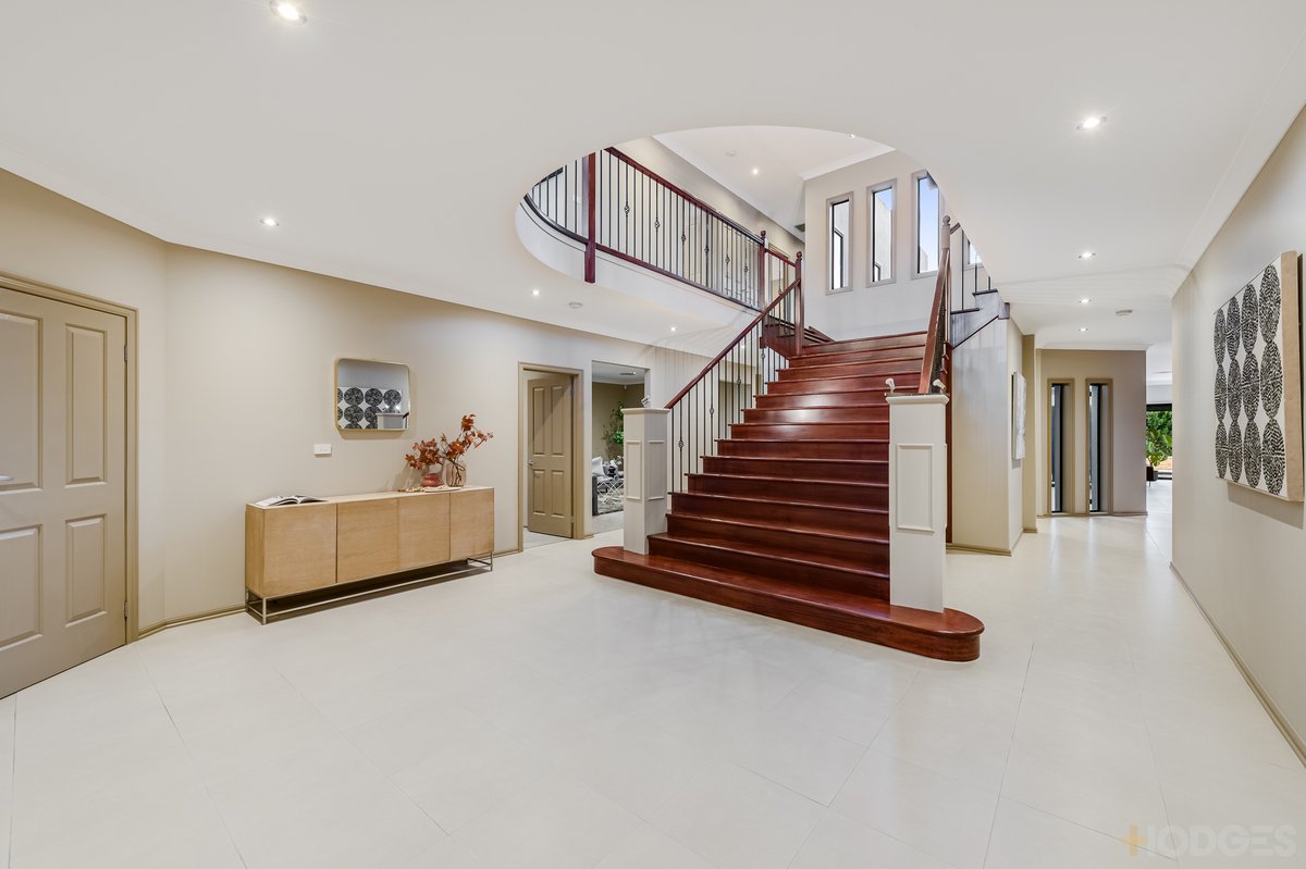 7 Glenmaggie Place Manor Lakes - Residential for sale