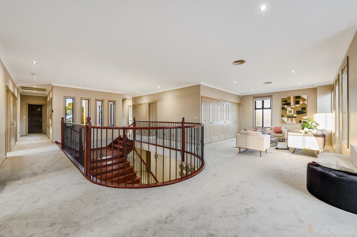 7 Glenmaggie Place Manor Lakes - Residential for sale