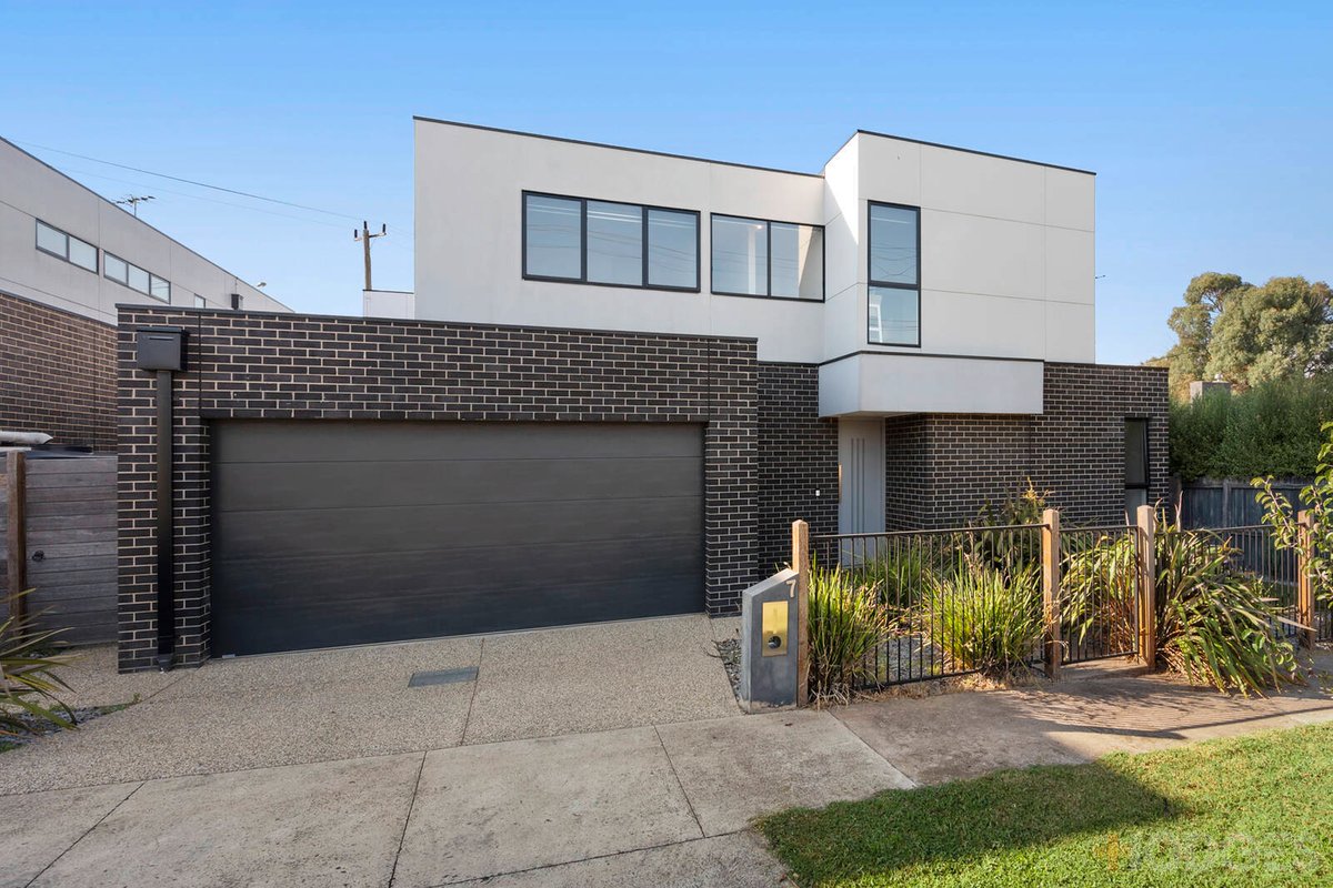 7 Graham Street Hamlyn Heights - Residential for sale