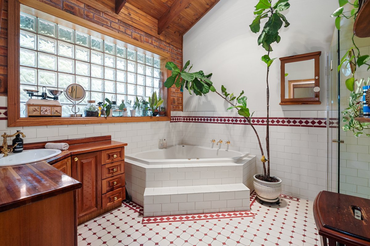 7 Mount View Road Wandong - Residential for sale