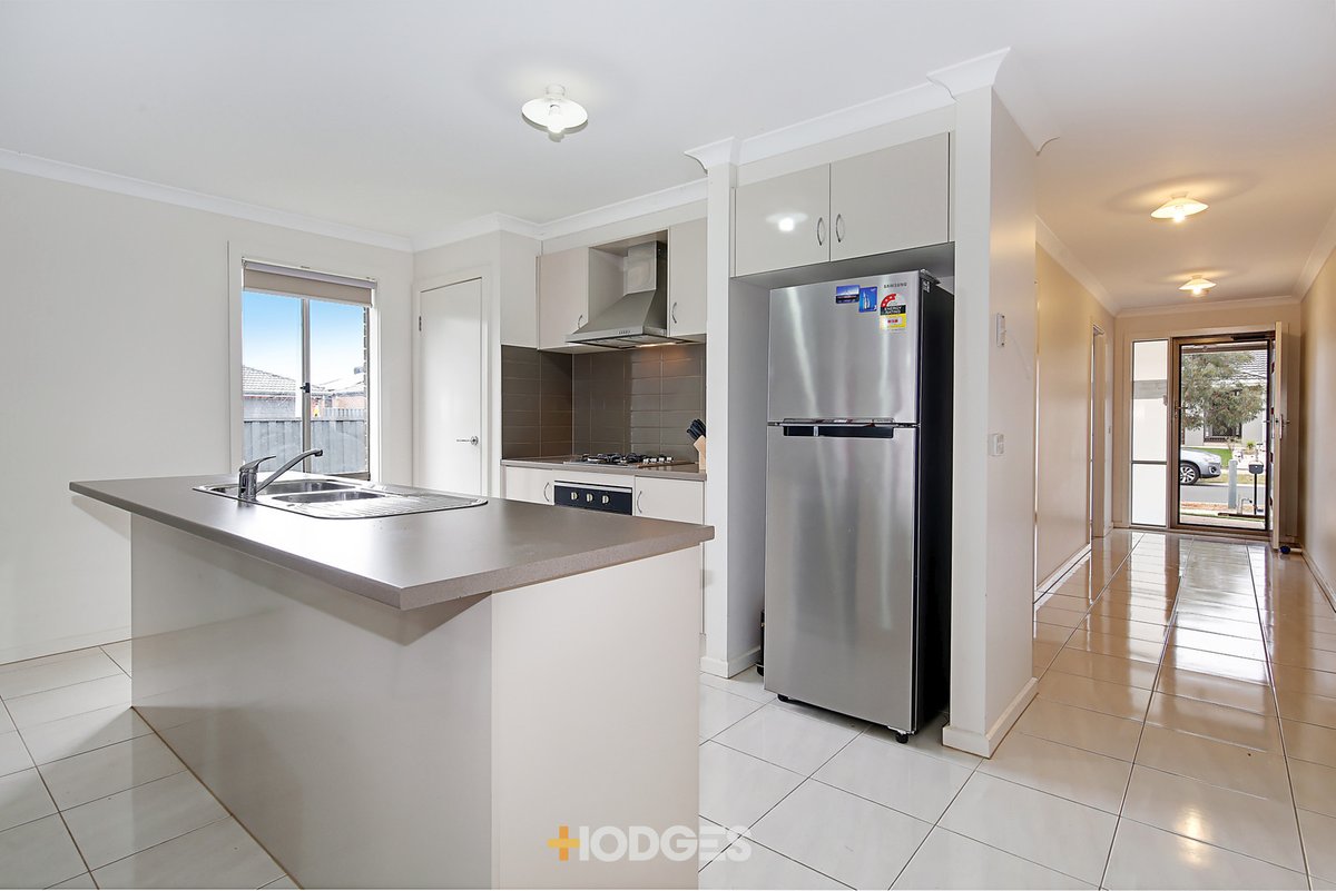 7 Saris Street Manor Lakes - Residential for sale