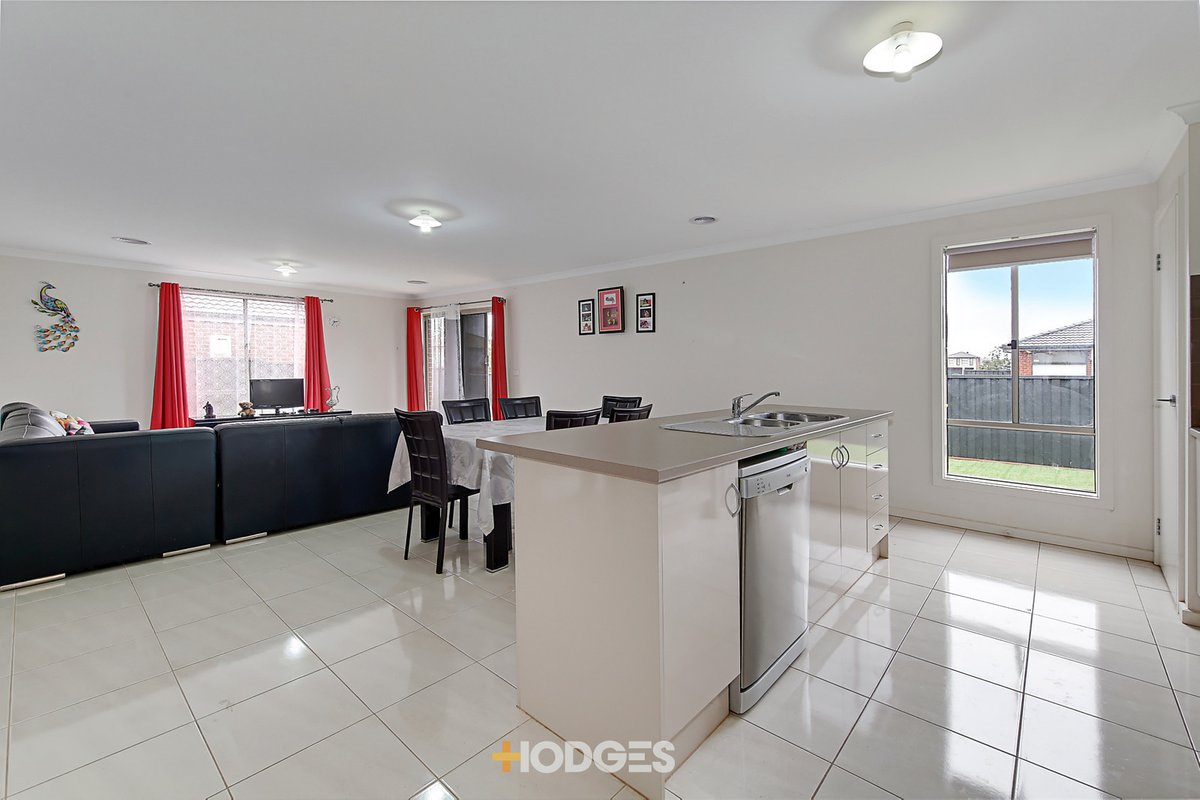 7 Saris Street Manor Lakes - Residential for sale