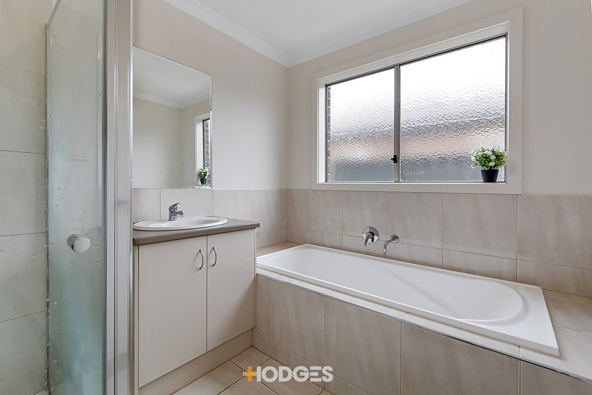 7 Saris Street Manor Lakes - Residential for sale