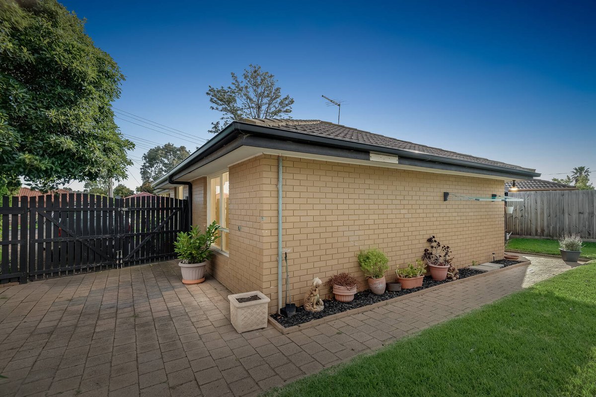 7 Tamarind Crescent Werribee - Residential for sale