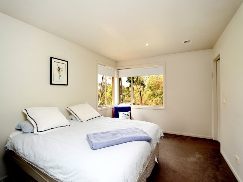 70 Fleetwood Crescent FRANKSTON SOUTH - Residential for sale