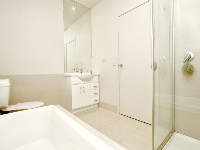 70 Fleetwood Crescent FRANKSTON SOUTH - Residential for sale