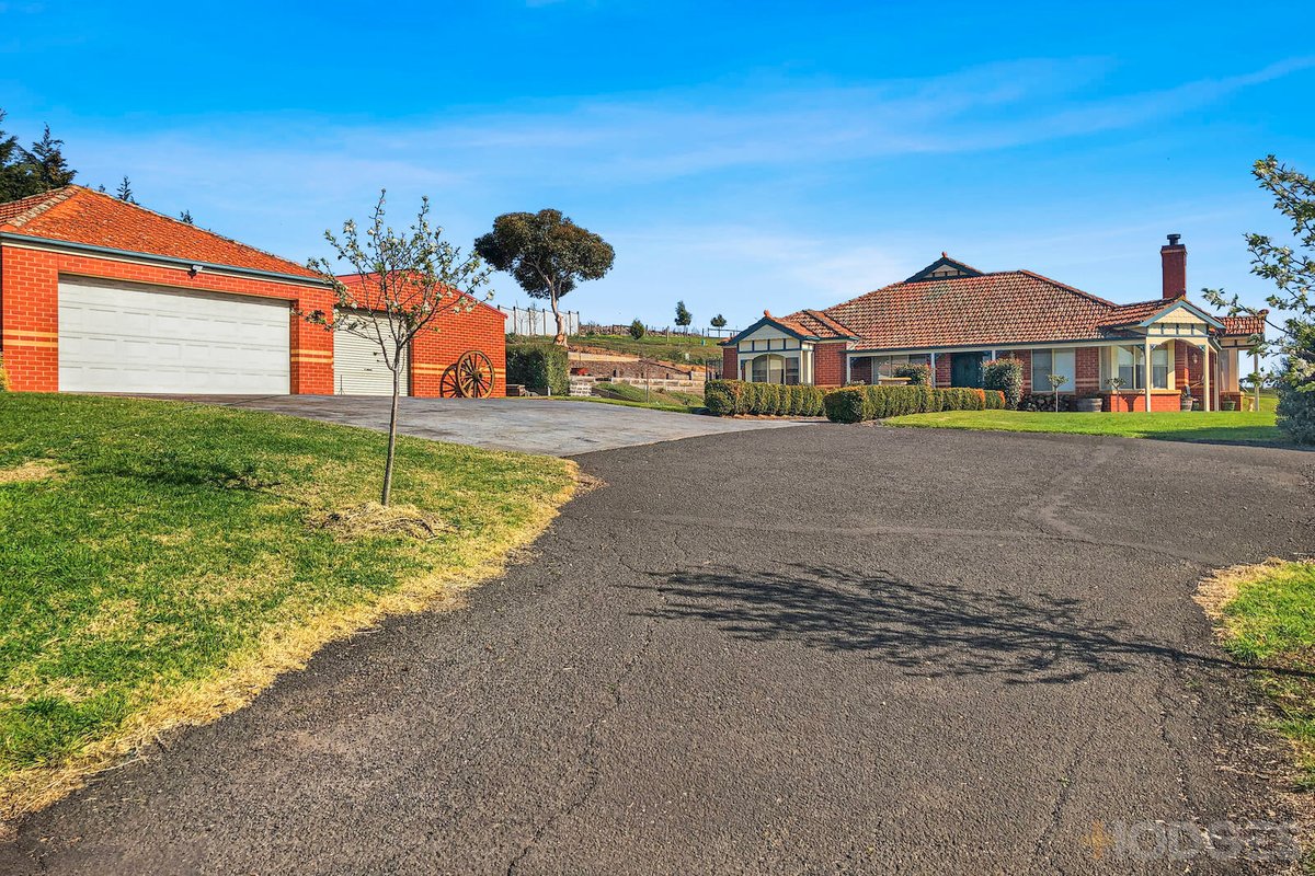 70 McNeill Court Lara - Residential for sale