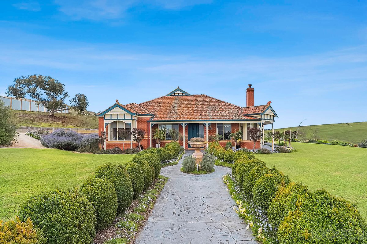 70 McNeill Court Lara - Residential for sale
