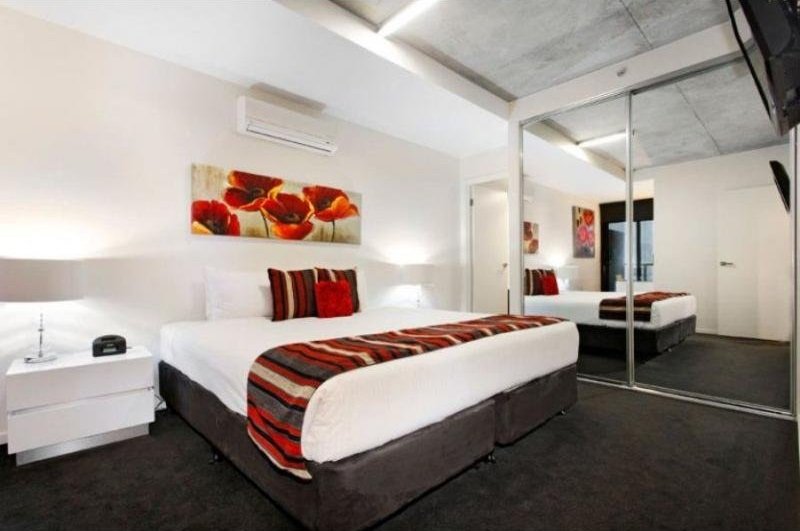 702 / 568 St Kilda Road MELBOURNE - Residential for sale