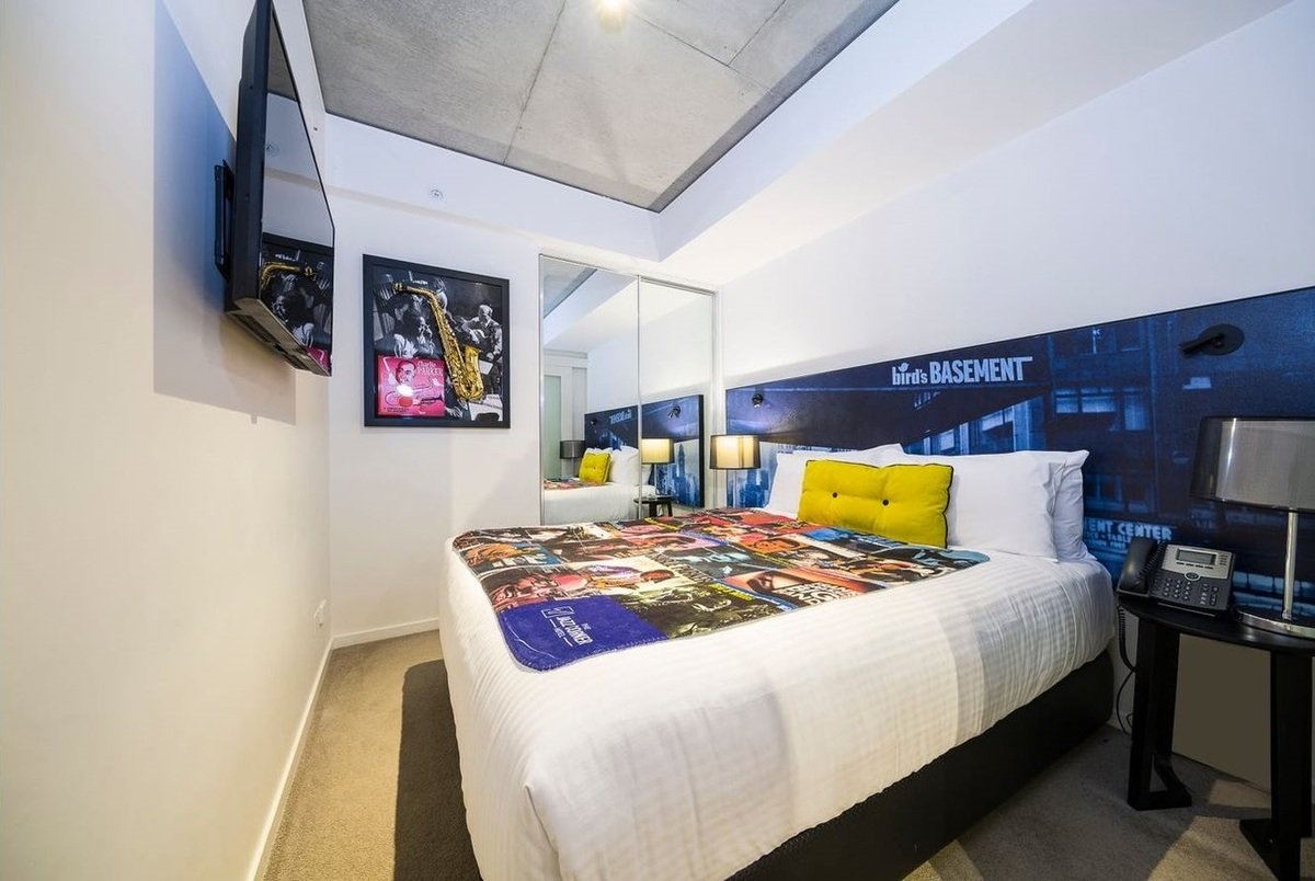 704 / 14 Singers Lane Melbourne - Residential for lease