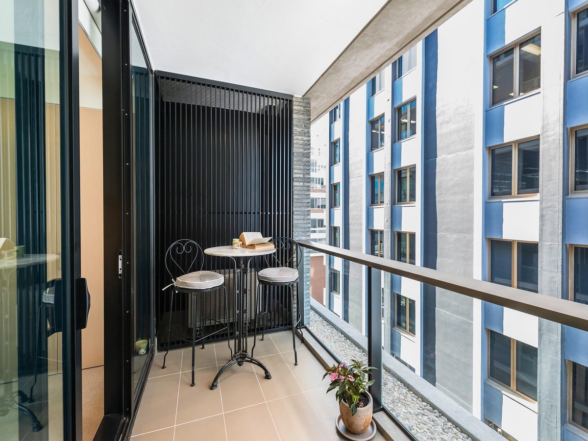 706 / 70 Queens Road MELBOURNE - Residential for sale