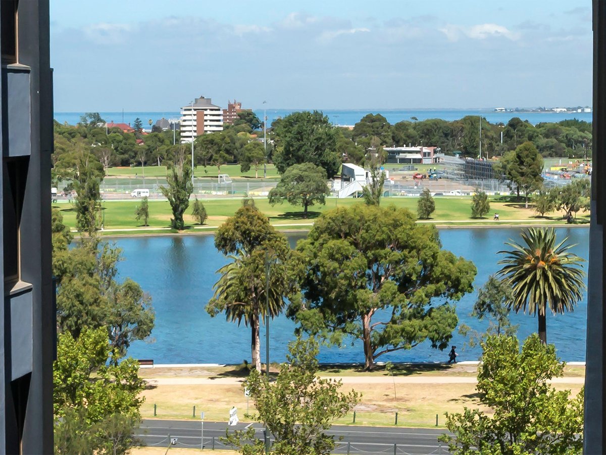 706 / 70 Queens Road MELBOURNE - Residential for sale