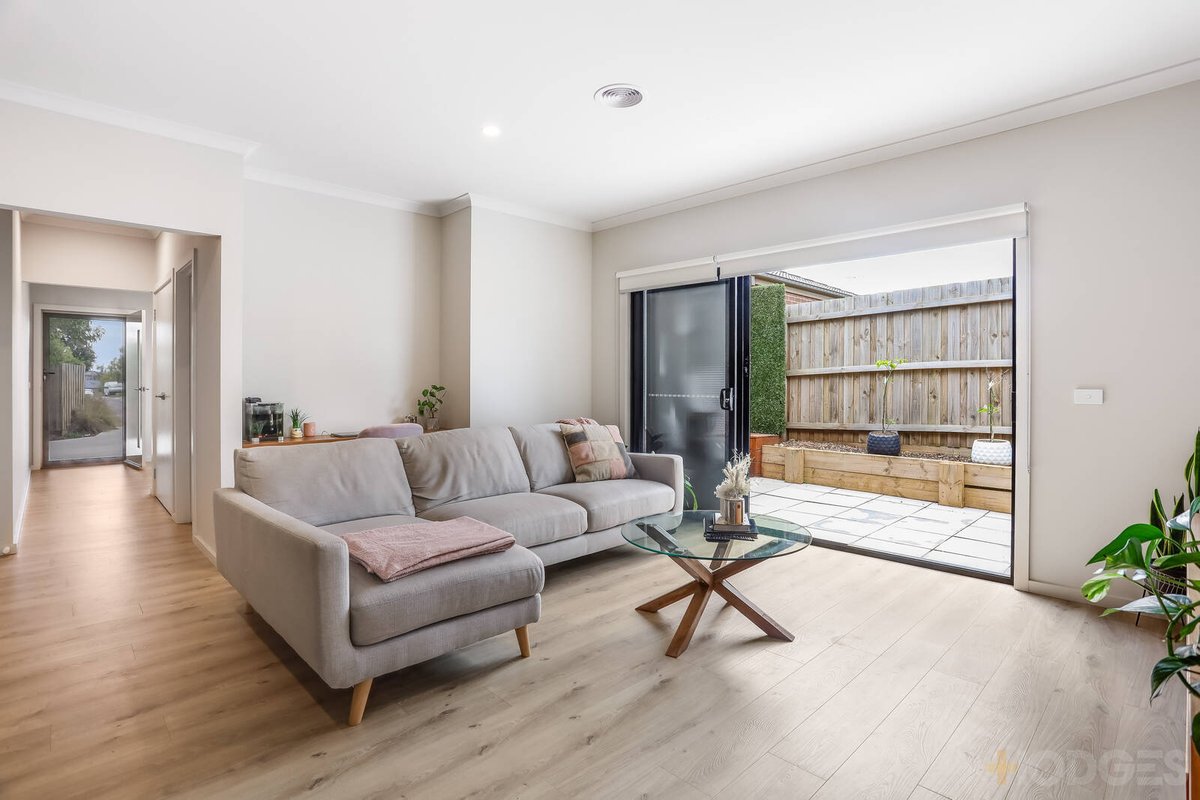 7 / 11 Wendy Way Tarneit - Residential for sale