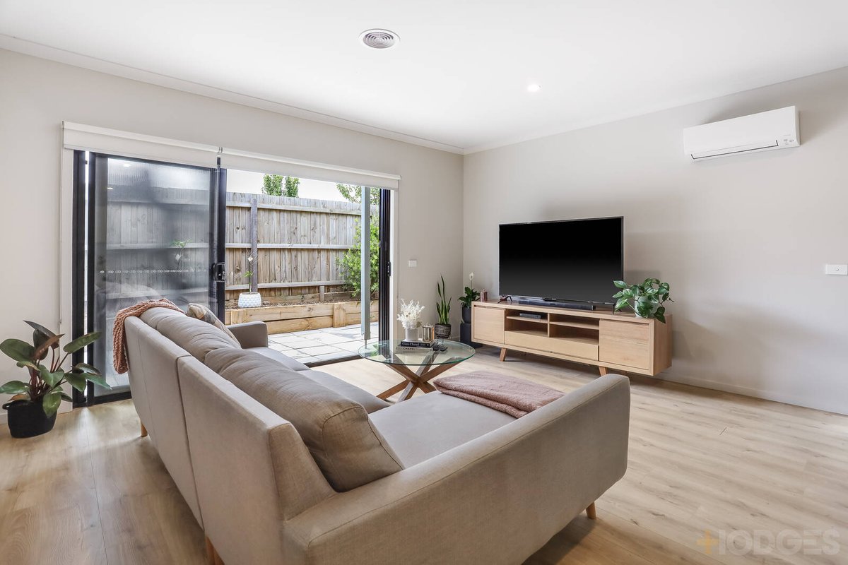 7 / 11 Wendy Way Tarneit - Residential for sale