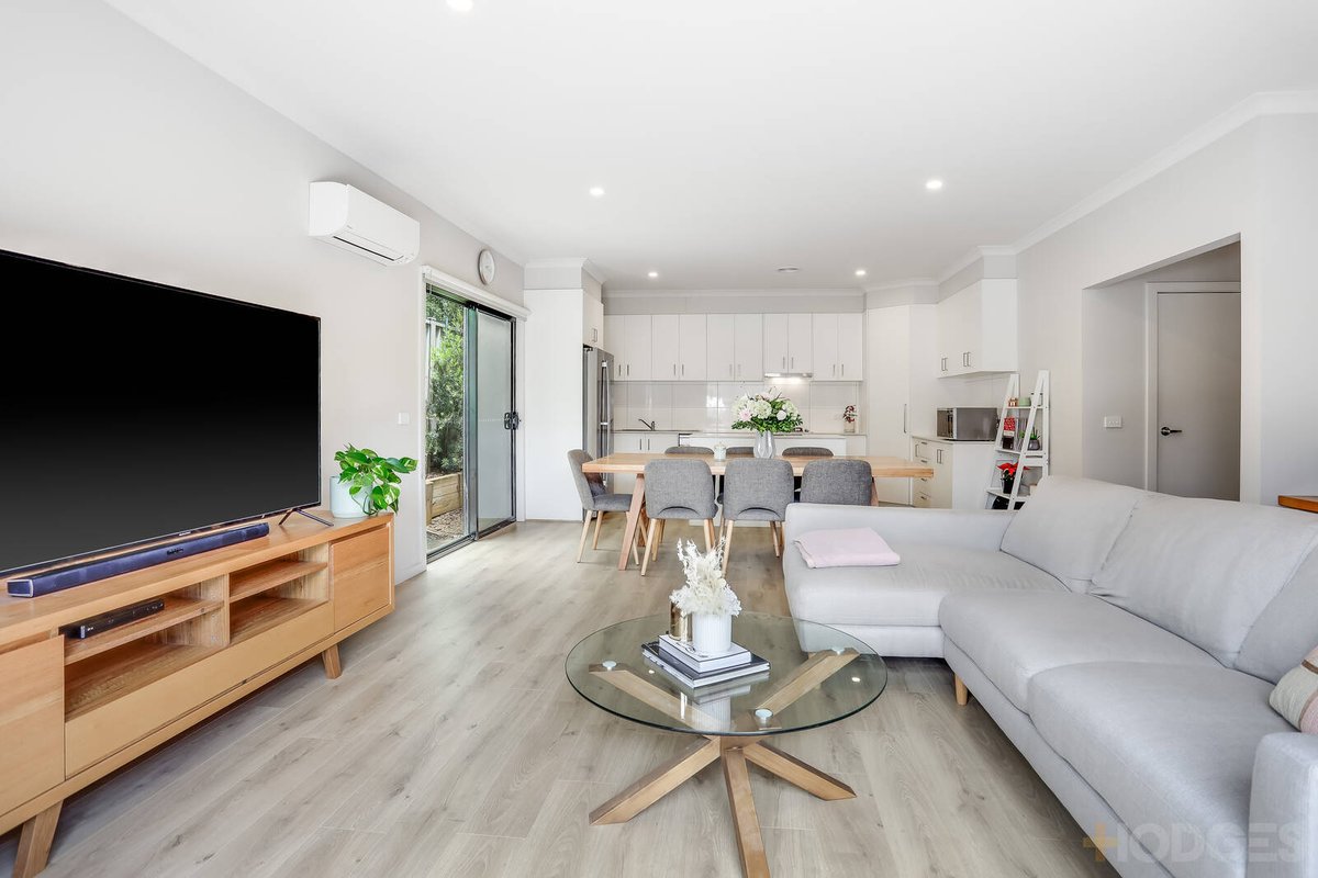 7 / 11 Wendy Way Tarneit - Residential for sale